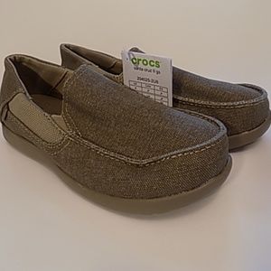 NEW w tags CROCS size 4 Juniors